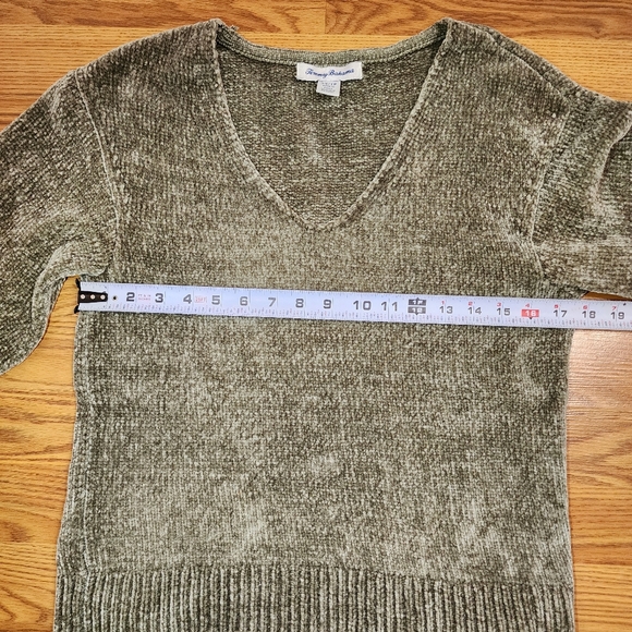 Tommy Bahama Green V-Neck Puff Sleeve Chenille  Sweater | Size XS - Picture 9 of 9